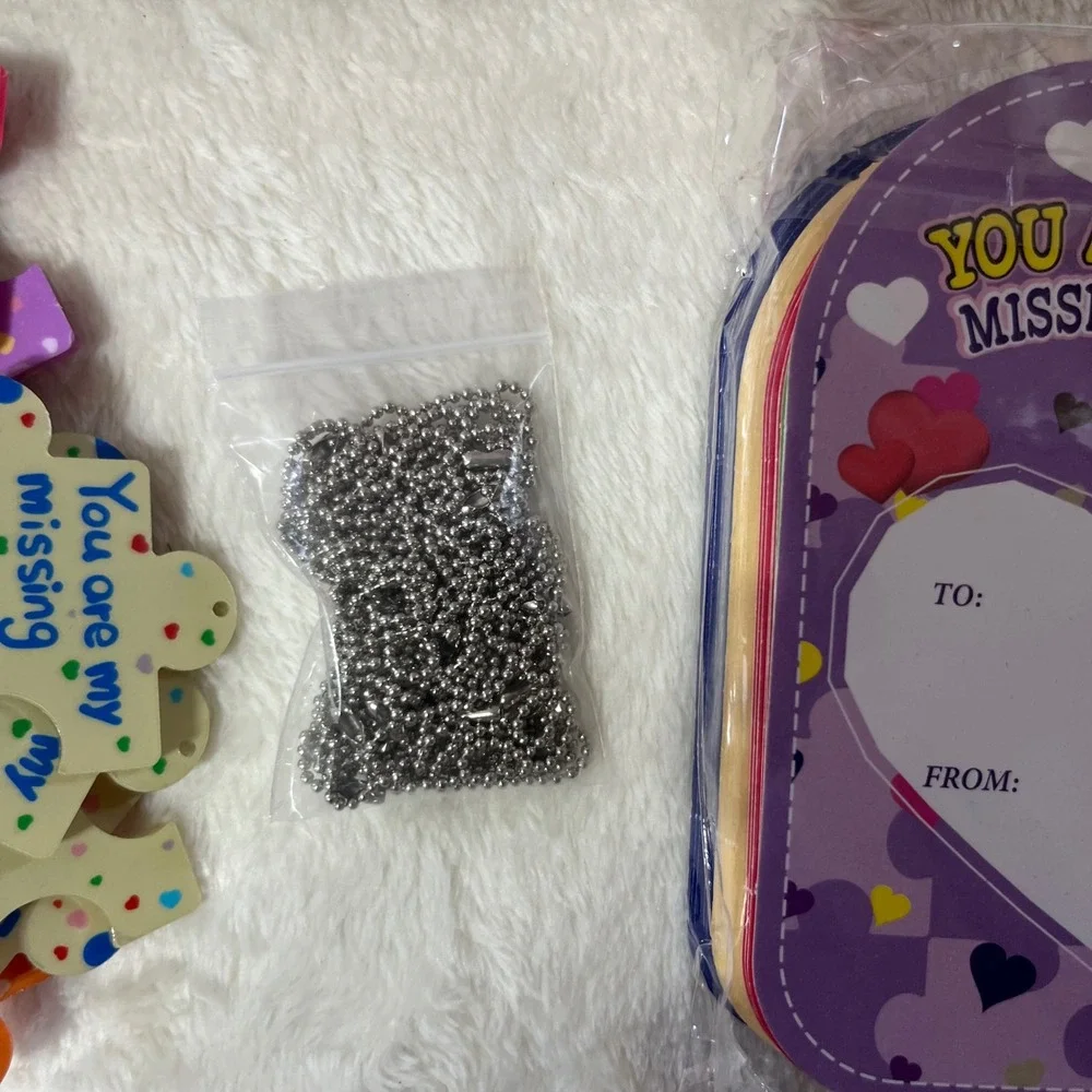 28 Pcs Valentines Day Puzzle Piece Keychain Set with Cards and Bags School Gift